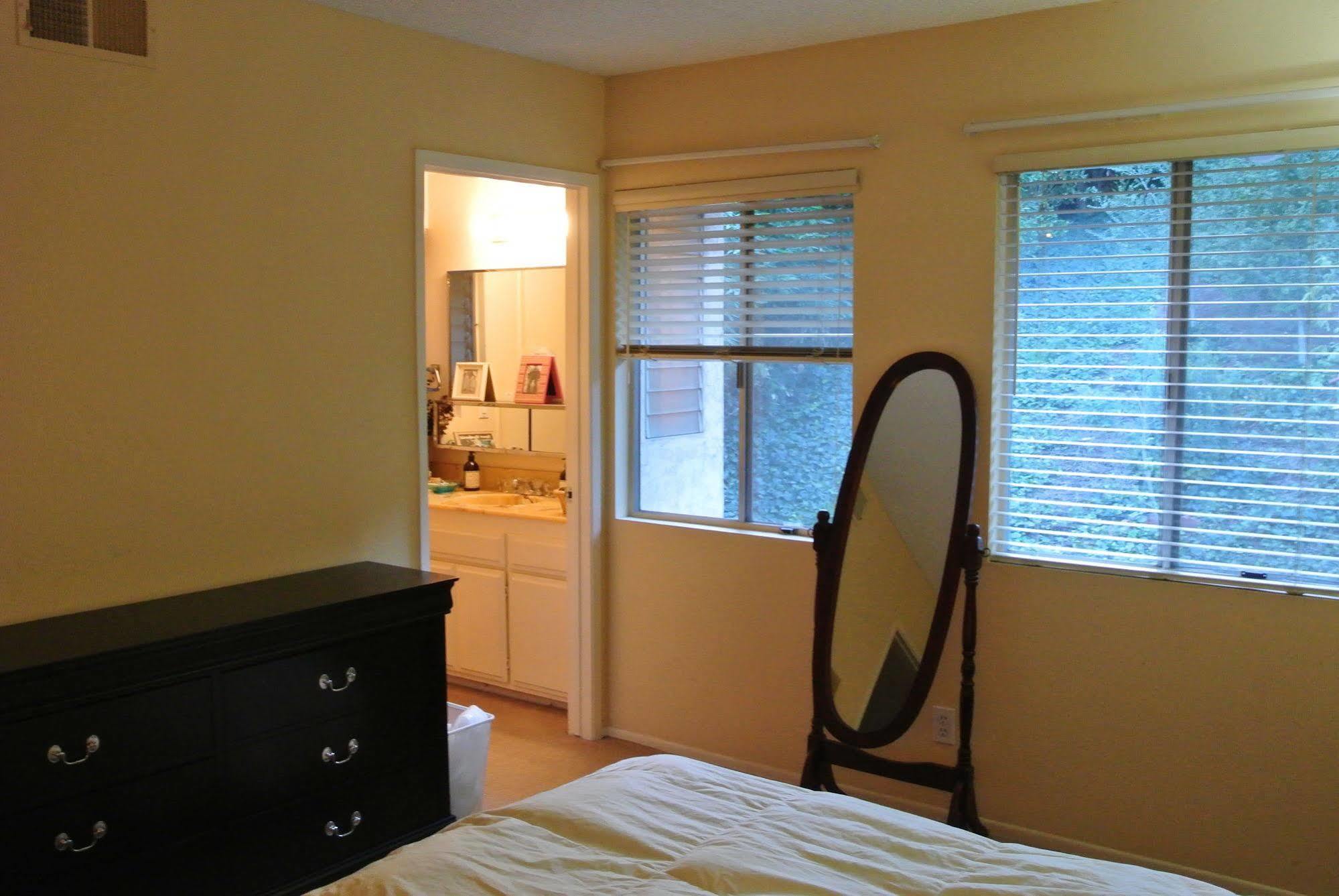 Couette-café In Hollywood Hills