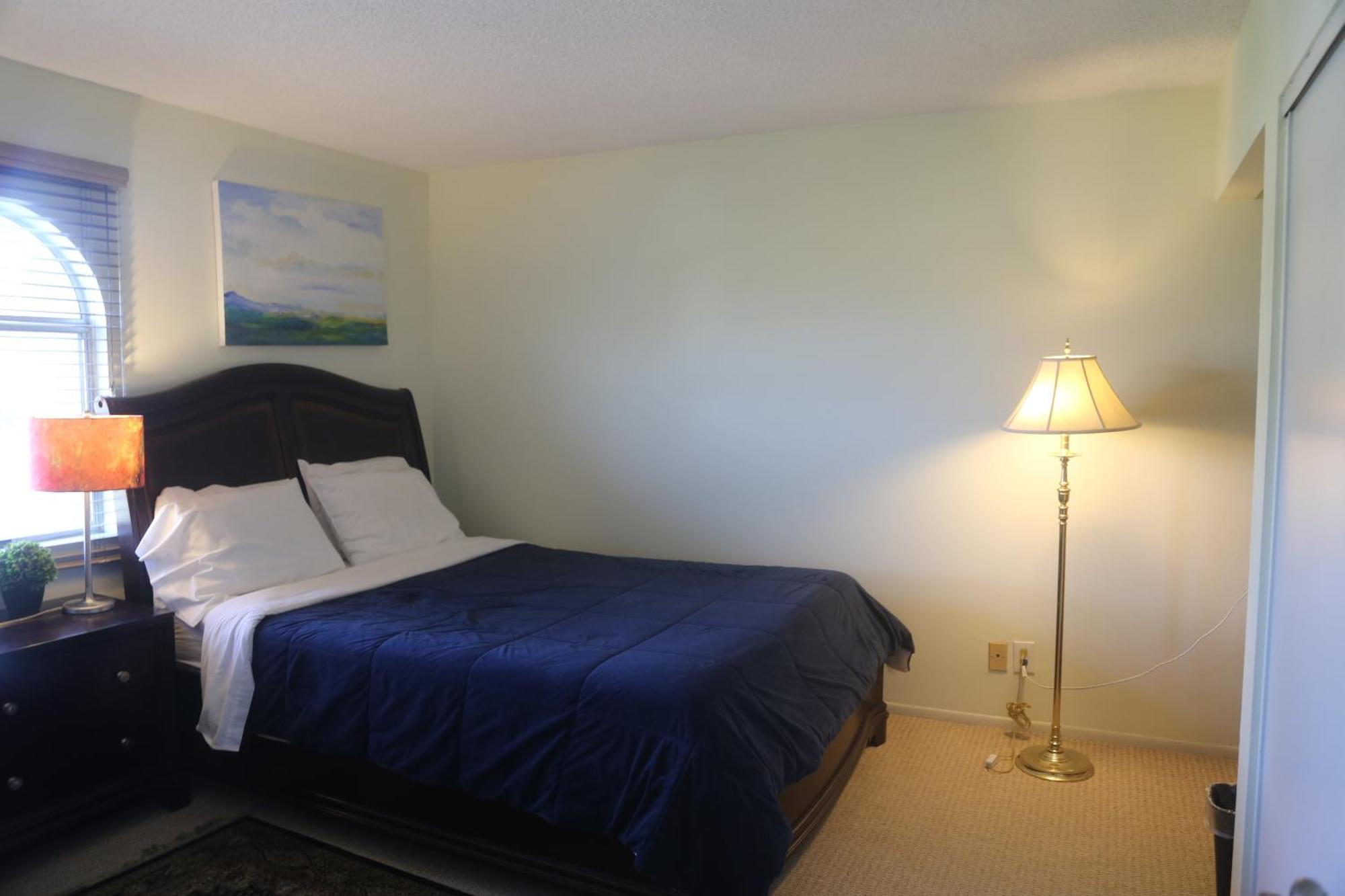 In Hollywood Hills Bed and breakfast